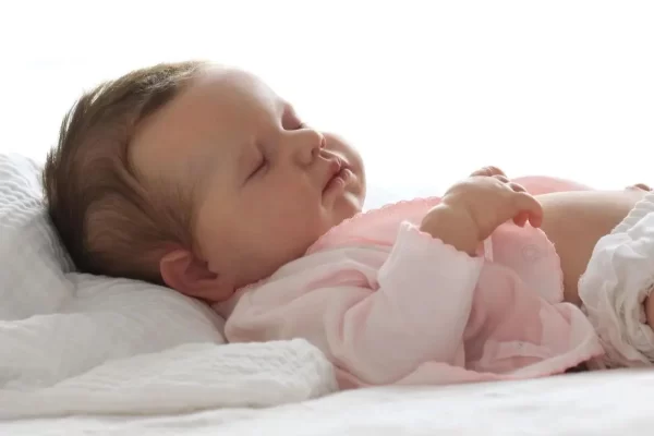 Bebê Reborn Menina em Silicone Vinil Corpo Inteiro com Cabelo Implantado e Veias Visíveis - Image 3