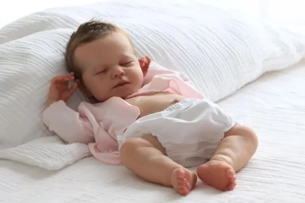 Bebê Reborn Menina em Silicone Vinil Corpo Inteiro com Cabelo Implantado e Veias Visíveis - Image 4